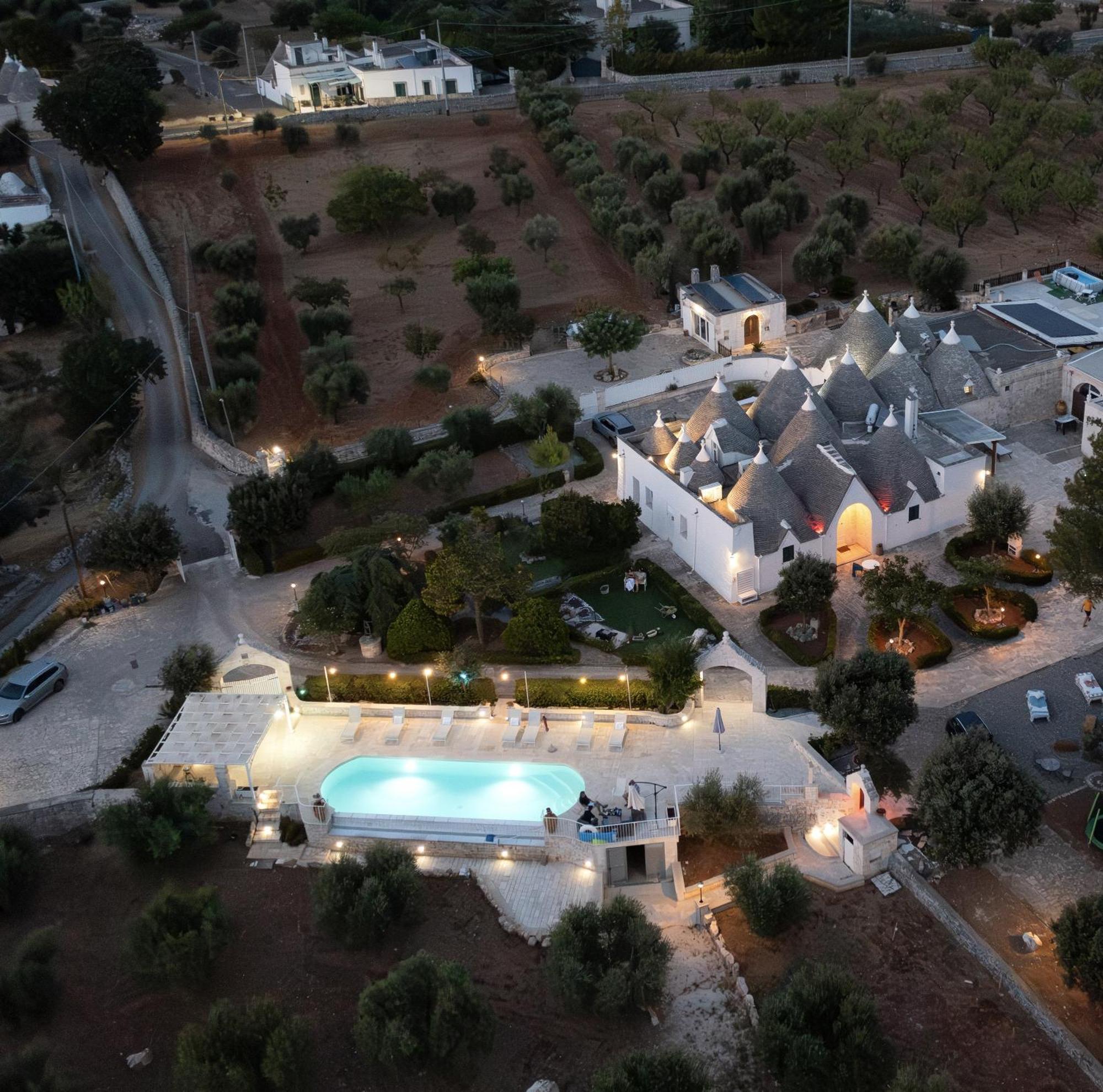 Trullo Degli Anelli In Masseria Cisternino Exteriér fotografie